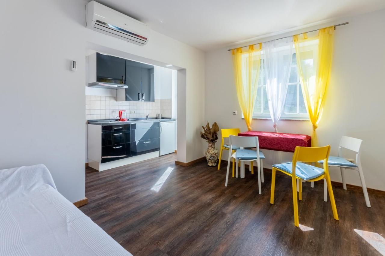 Rimac Apartment And Rooms Novi Vinodolski Eksteriør billede