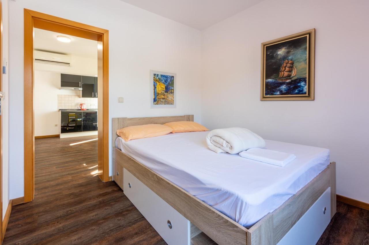 Rimac Apartment And Rooms Novi Vinodolski Eksteriør billede